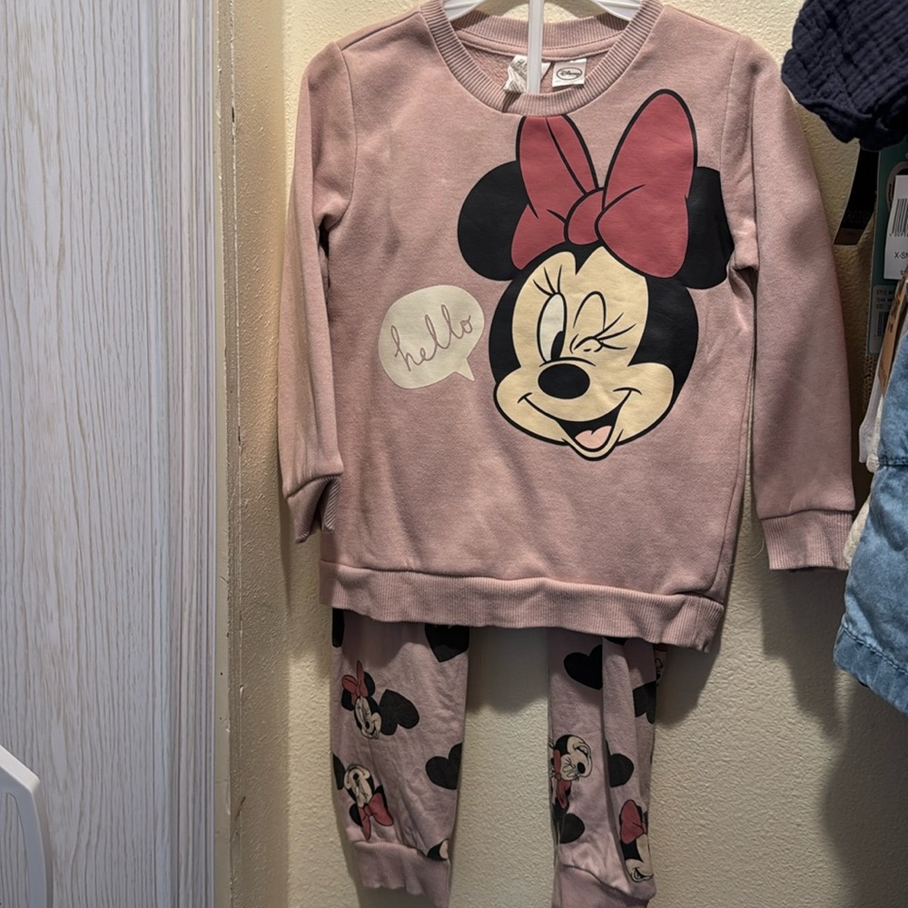 H&M 2 piece Minnie sweat suit
